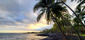 Hawaii Holidays Balck Sand Beach