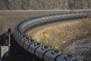 Oil Train through the Gorge Oil Train through the Gorge